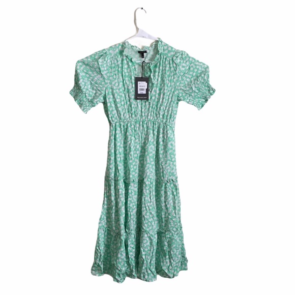 Women's Puff Elbow Sleeve Dress Green Floral NWT - Picture 4 of 8